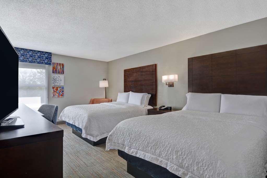 Hampton Inn Greenwood Room photo