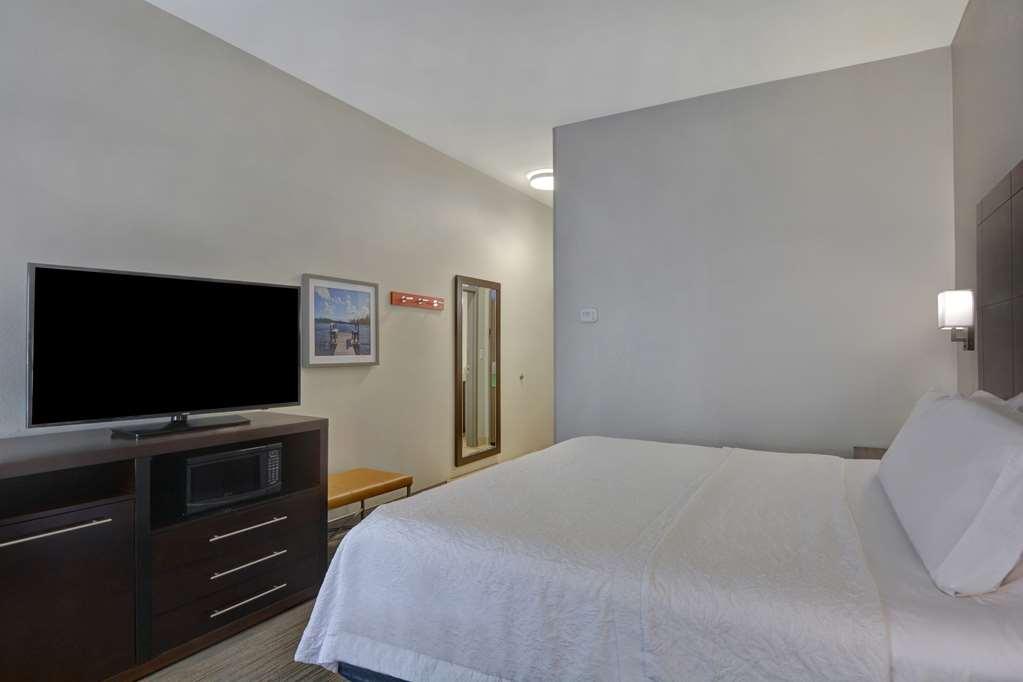 Hampton Inn Greenwood Room photo