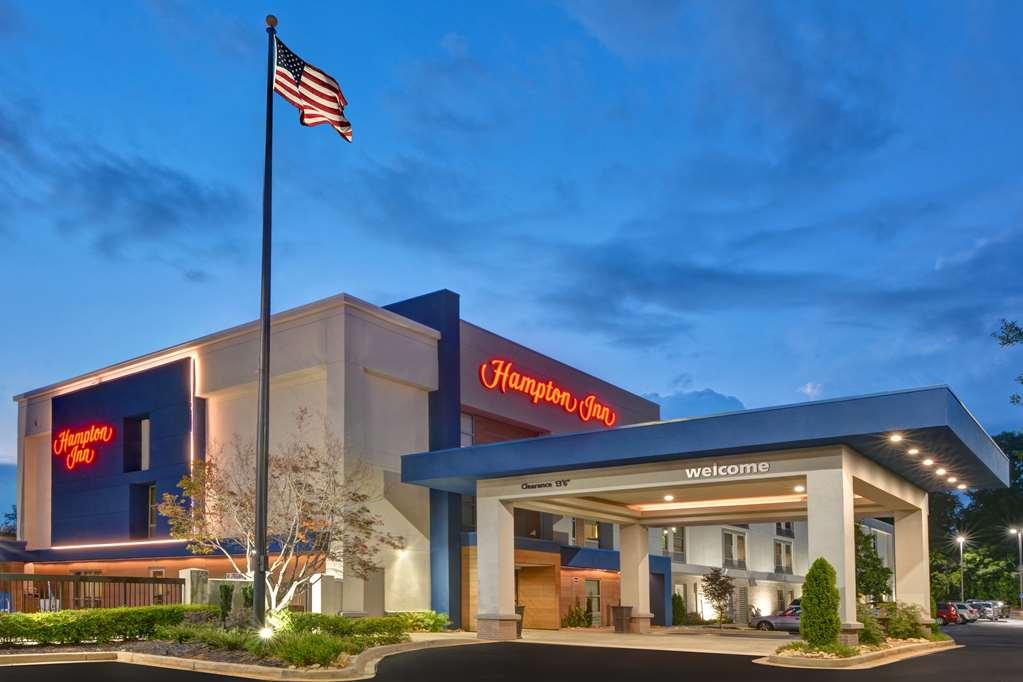 Hampton Inn Greenwood Exterior photo