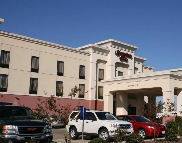 Hampton Inn Greenwood Exterior photo